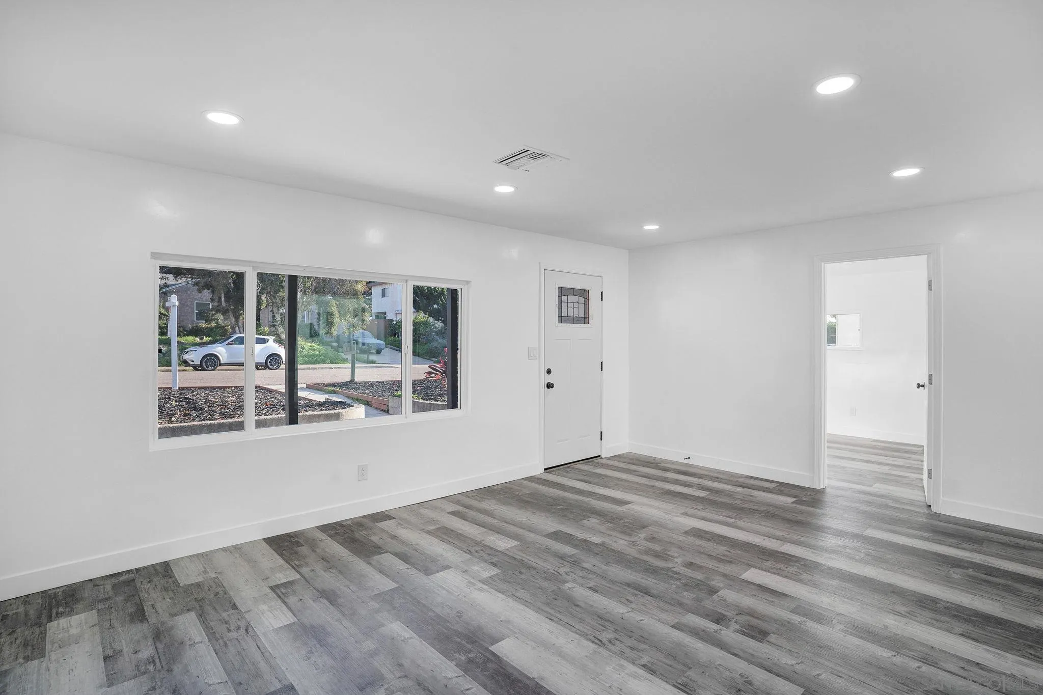 2642 Ferdinand Road El Cajon, CA 92020 - Photo 6 of 37 Gallery Image 6