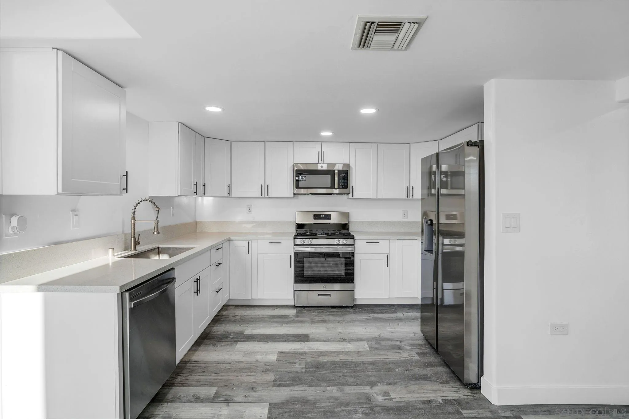2642 Ferdinand Road El Cajon, CA 92020 - Photo 8 of 37 Gallery Image 8
