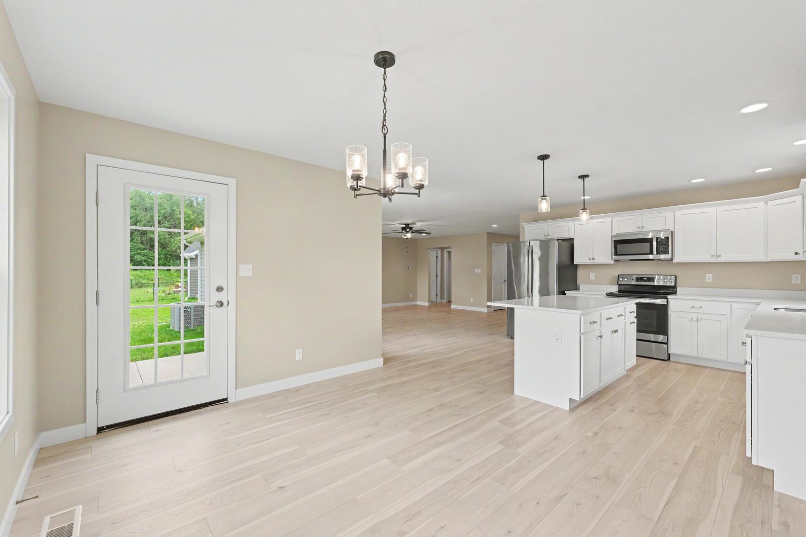 707 North Abbey Road Urbana, IL 61802 - Photo 13 of 31