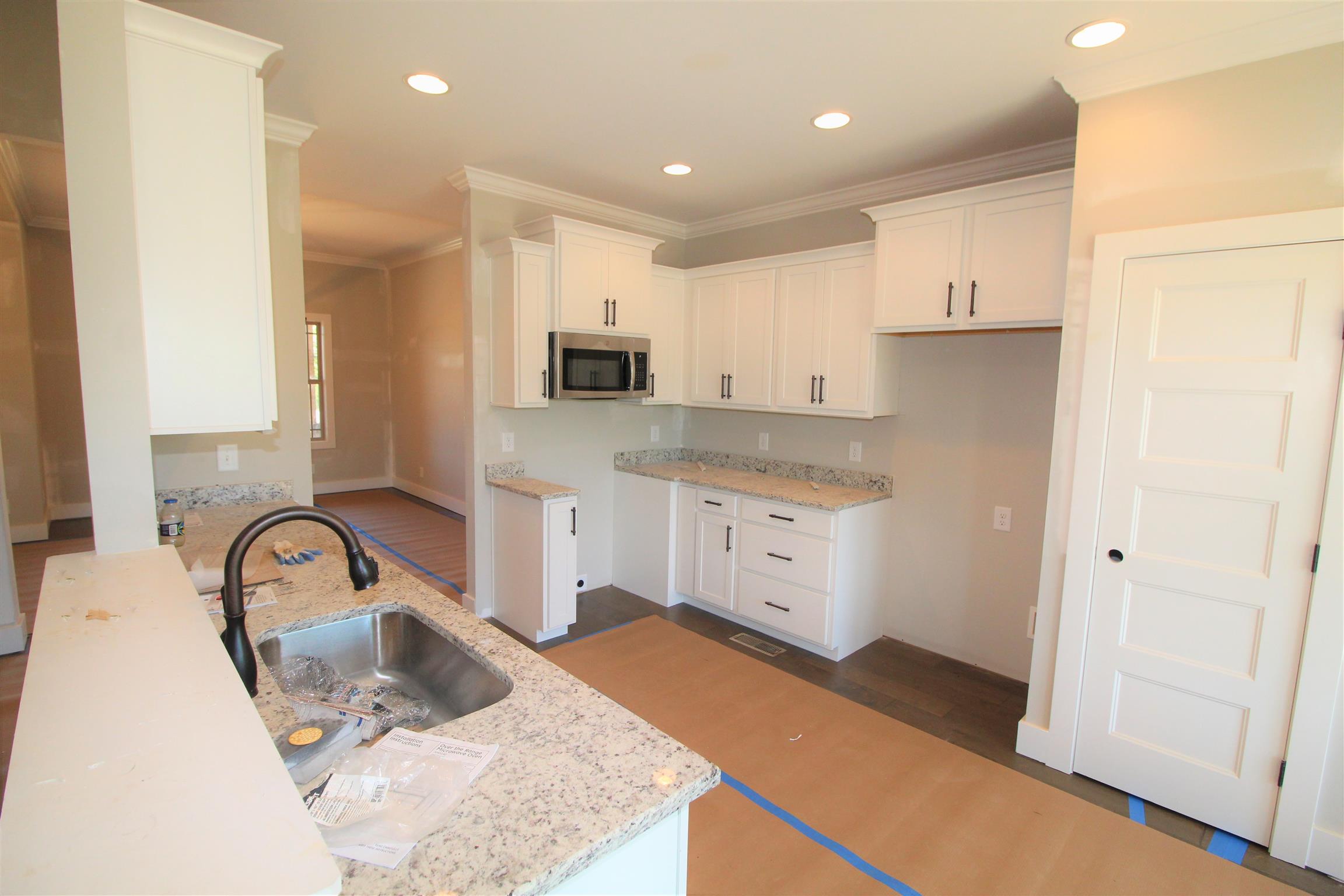 7012 Gum Puckett Road Murfreesboro, TN 37127 - Photo 6 of 17 Kitchen with granite counter tops