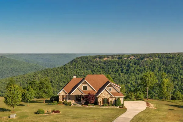 $1,200,000 | 985 Sunset Circle, Jasper, TN 37347
