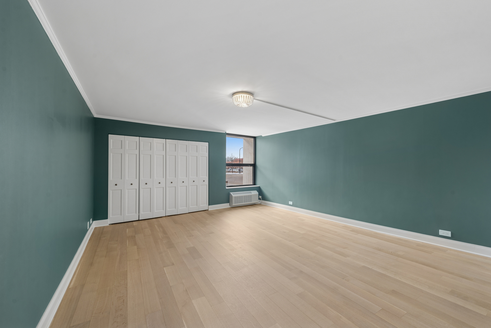 1500 Sheridan Road, Unit 1K Wilmette, IL 60091 - Photo 12 of 25 a view of an empty room