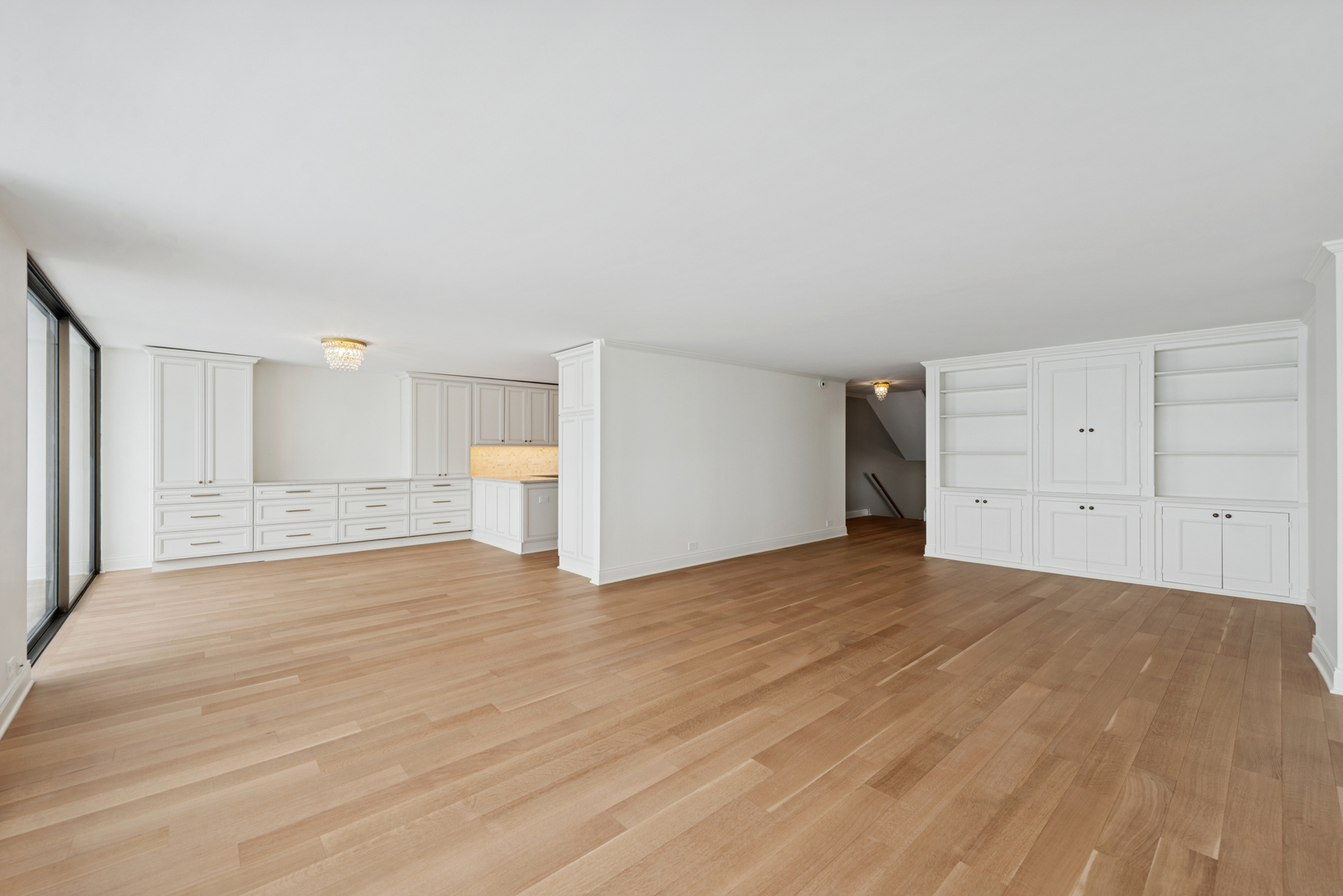 1500 Sheridan Road, Unit 1K Wilmette, IL 60091 - Photo 7 of 25 a view of empty room with wooden floor