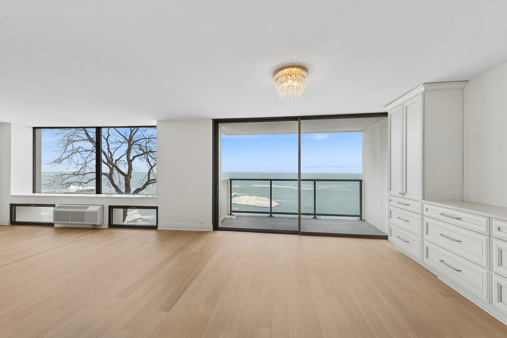 1500 Sheridan Road, Unit 1K Wilmette, IL 60091 - Photo 9 of 25 a view of an empty room with a window