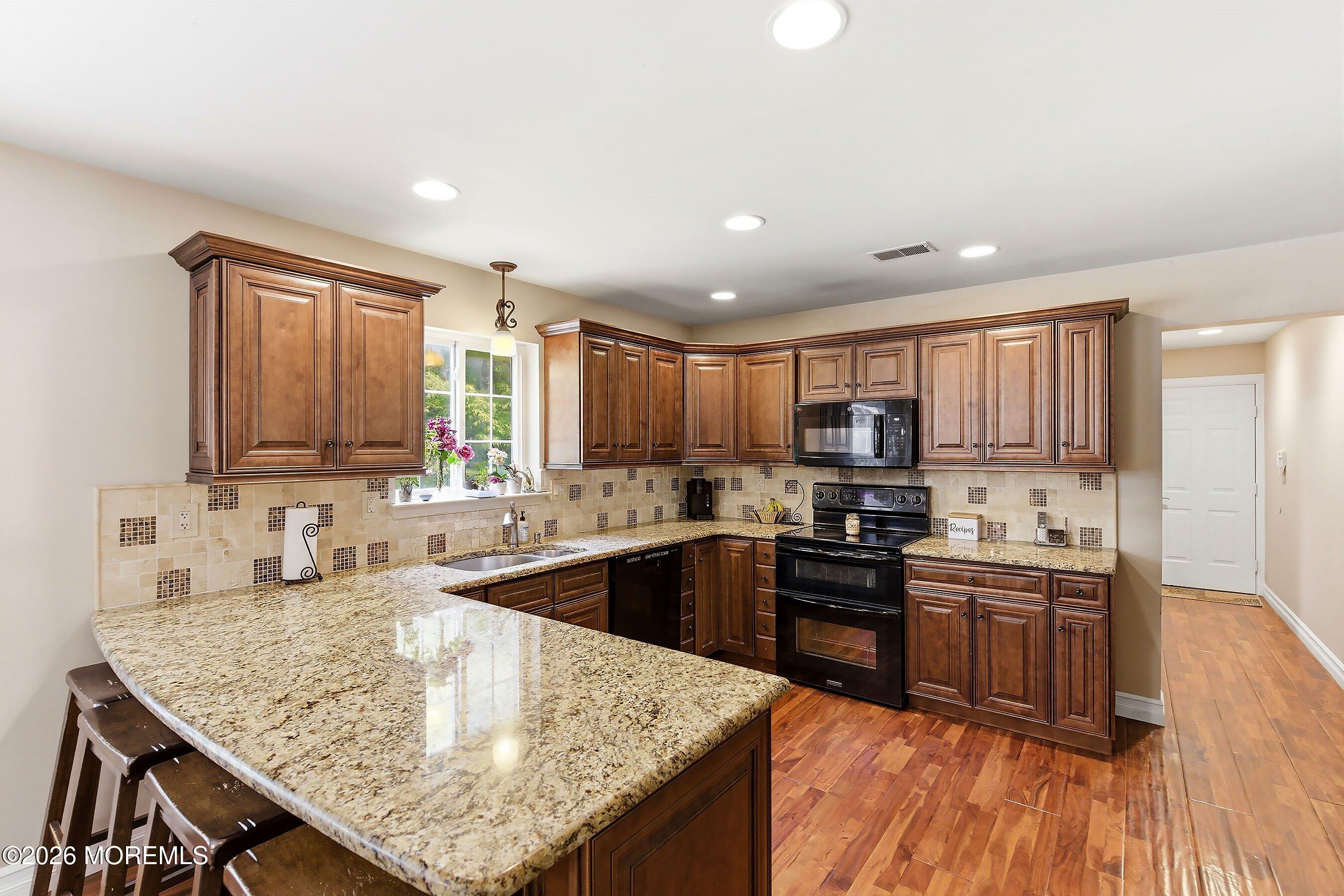 3 Arrowhead Circle Jackson, NJ 08527 - Photo 3 of 25 06-Breakfast Area to Kitchen