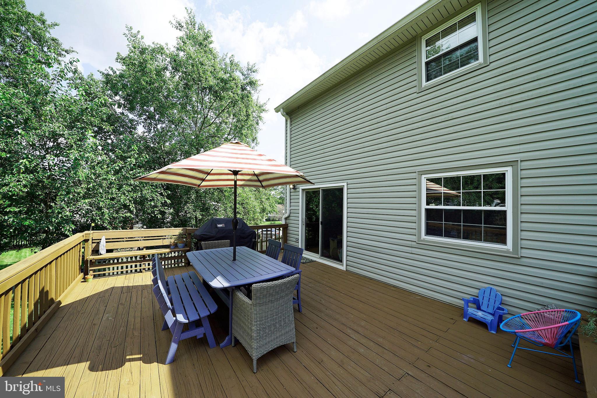 4424 Cub Run Road Chantilly, VA 20151 - Photo 2 of 30 a view of a chairs and table in the patio