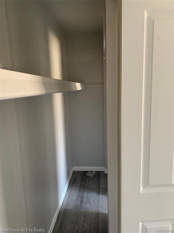 1252-unit #2 East West Maple Road Walled Lake, MI 48390 - Photo 12 of 15