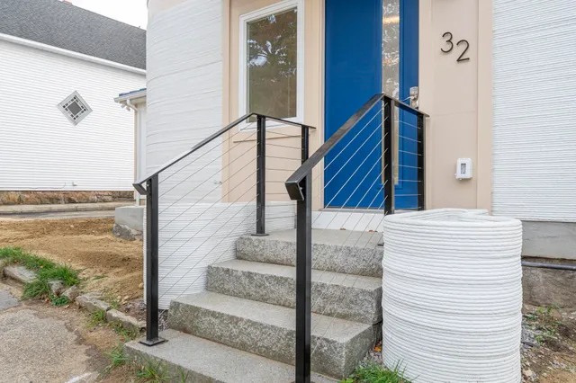 $720,000 | 32 Jane Street, Manchester, NH 03104