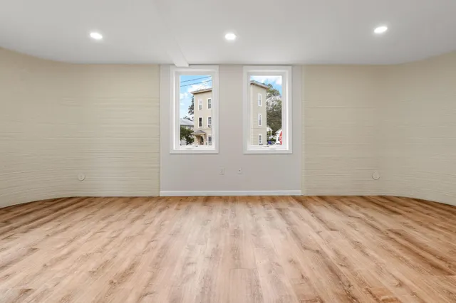 $720,000 | 32 Jane Street, Manchester, NH 03104