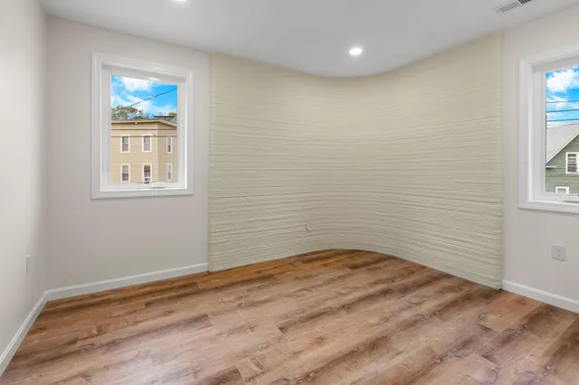 $720,000 | 32 Jane Street, Manchester, NH 03104