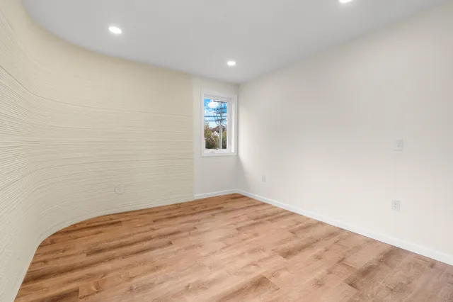 $720,000 | 32 Jane Street, Manchester, NH 03104