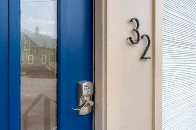 $720,000 | 32 Jane Street, Manchester, NH 03104