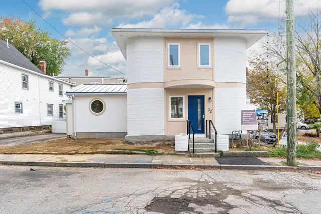$720,000 | 32 Jane Street, Manchester, NH 03104