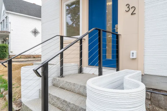 $720,000 | 32 Jane Street, Manchester, NH 03104