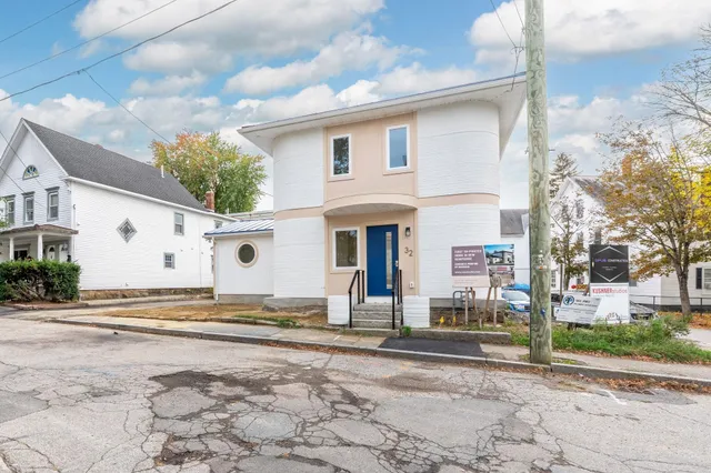 $720,000 | 32 Jane Street, Manchester, NH 03104