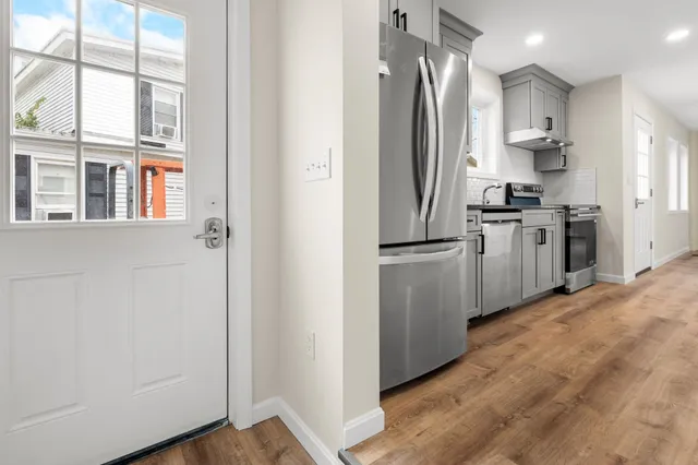 $720,000 | 32 Jane Street, Manchester, NH 03104