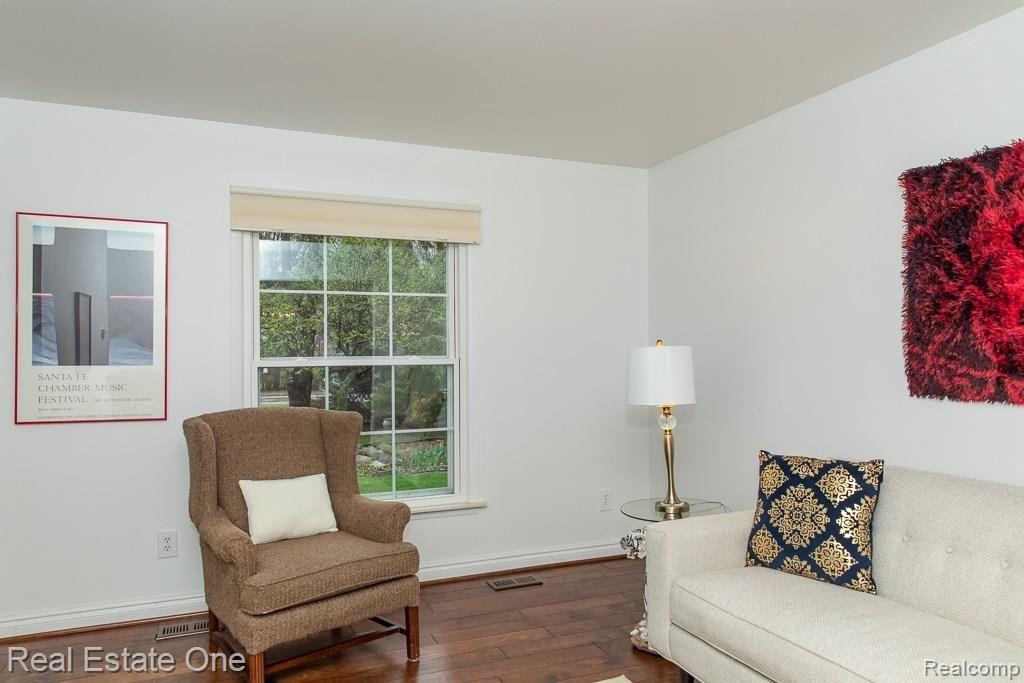 1722 Crooks Road Rochester Hills, MI 48309 - Photo 8 of 53