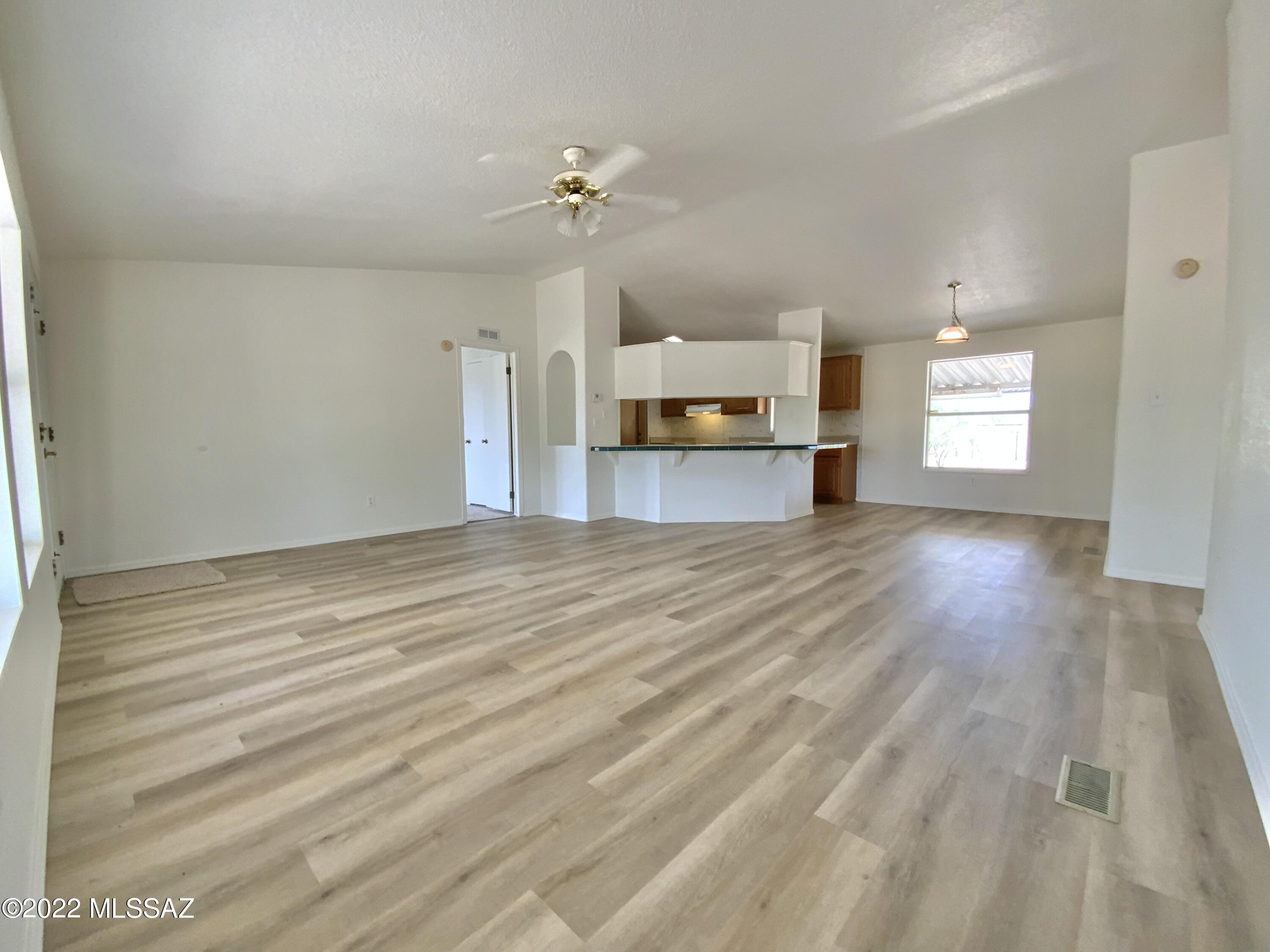 5544 West Irvington Road Tucson, AZ 85757 - Photo 4 of 19 Gallery Image 4