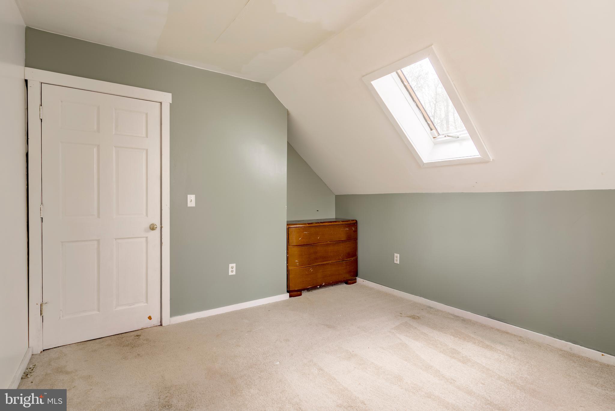 755 Sportsman Road Denver, PA 17517 - Photo 61 of 77 an empty room with windows and closet