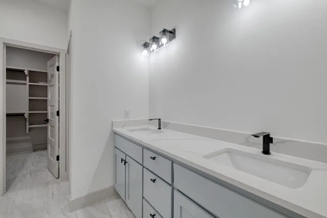 $370,000 | 202 Washington Street, Elgin, TX 78621