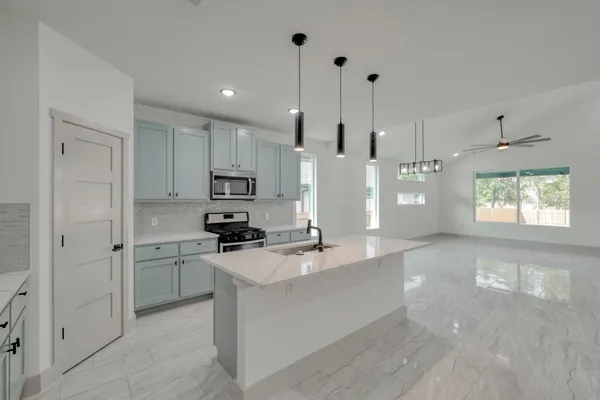 $356,000 | 202 Washington Street, Elgin, TX 78621