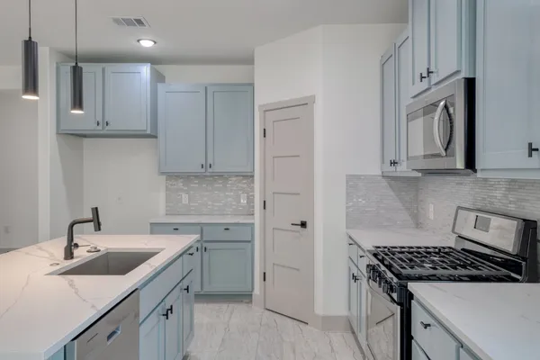 $356,000 | 202 Washington Street, Elgin, TX 78621