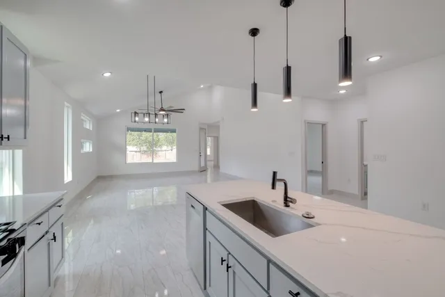 $370,000 | 202 Washington Street, Elgin, TX 78621