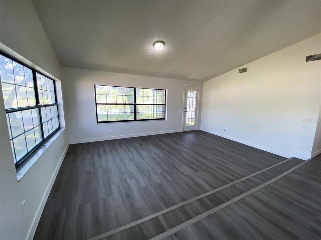28046 Lois Drive Tavares, FL 32778 - Photo 4 of 14