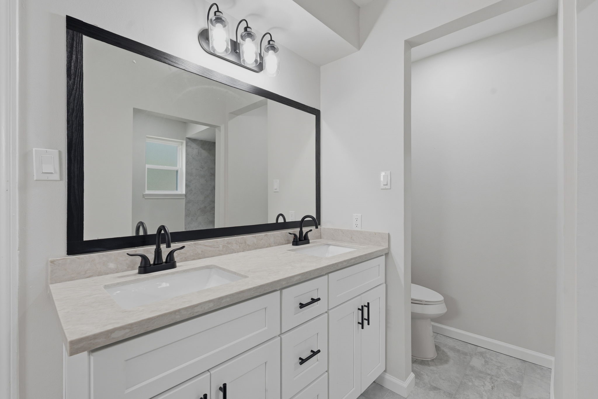 8122 Oak Moss Drive Spring, TX 77379 - Photo 20 of 36 Primary Bath