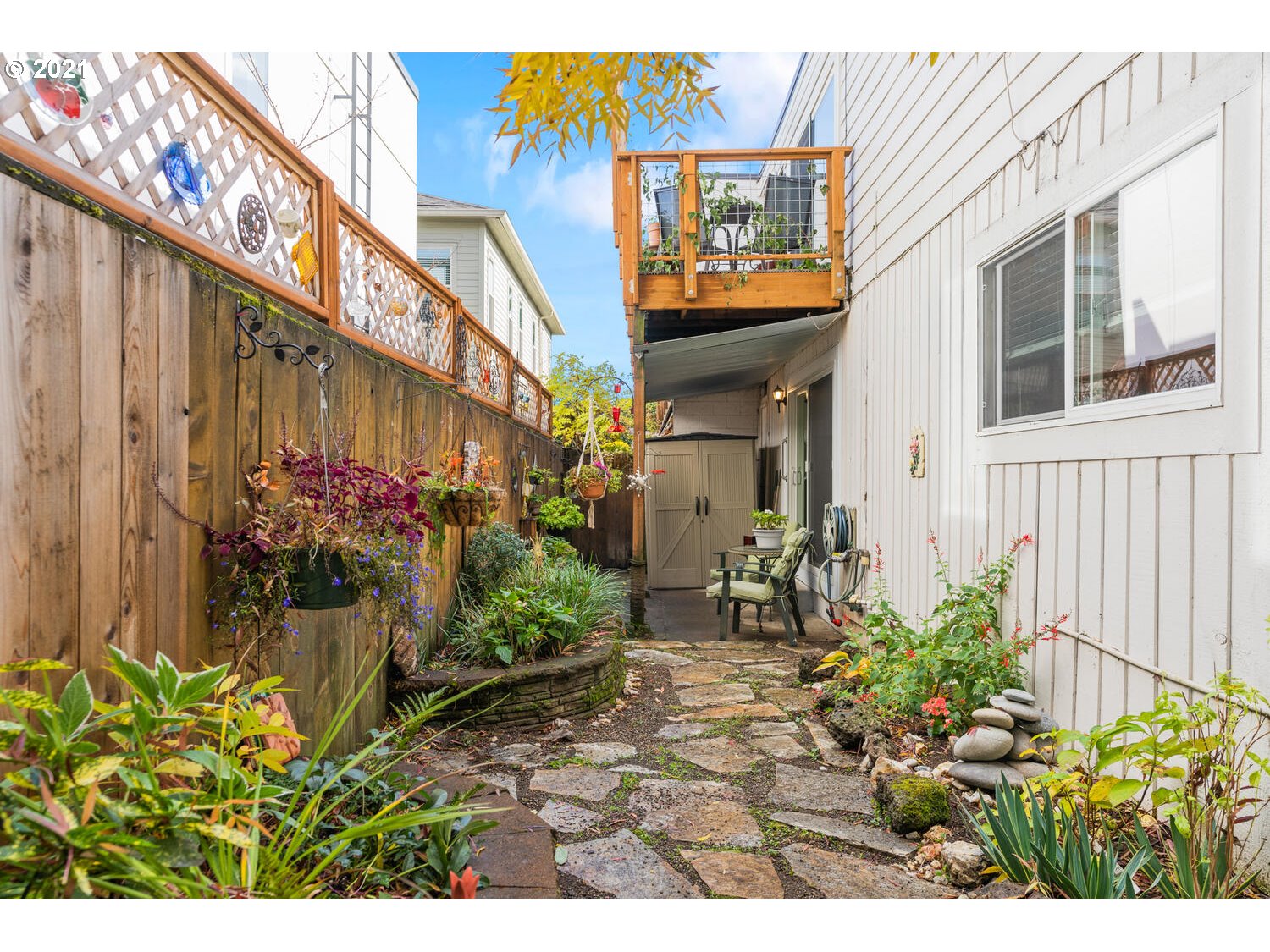 8065 North Ivanhoe Street, Unit 5 Portland, OR 97203 - Photo 26 of 32 a view of a potted plants on the outside side
