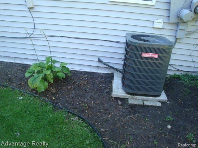 37505 Radde Street Clinton Township, MI 48036 - Photo 13 of 13 DSC07510.JPG