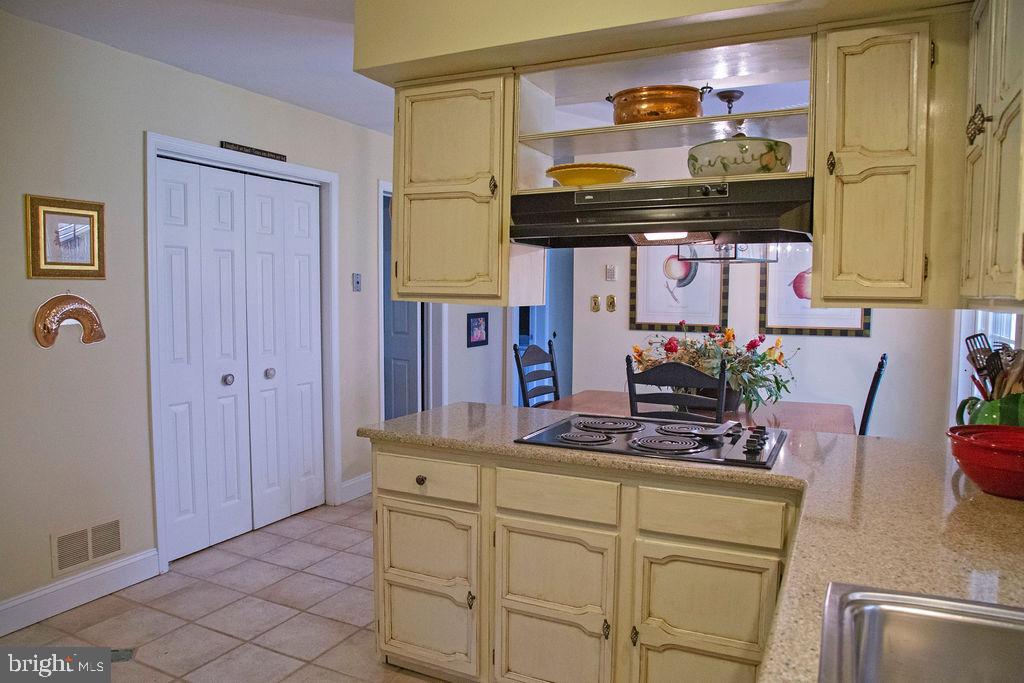 2020 Buttonwood Road Berwyn, PA 19312 - Photo 19 of 43