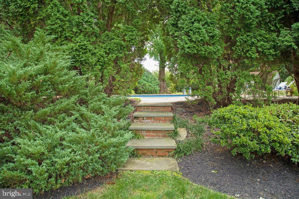 2020 Buttonwood Road Berwyn, PA 19312 - Photo 4 of 43