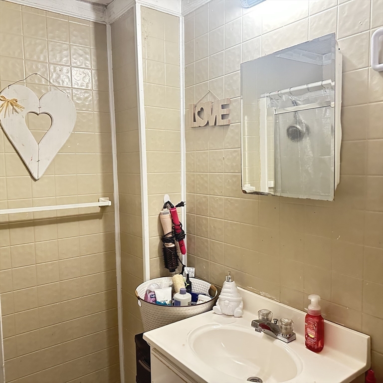 127 Elijah Street Springfield, MA 01109 - Photo 13 of 36