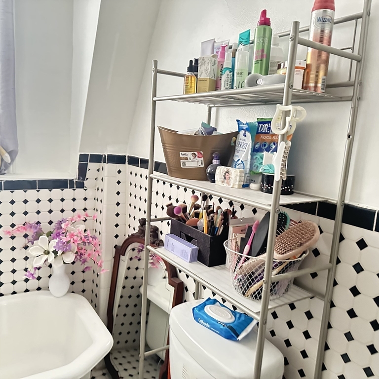 127 Elijah Street Springfield, MA 01109 - Photo 18 of 36