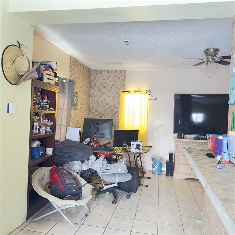 127 Elijah Street Springfield, MA 01109 - Photo 29 of 36