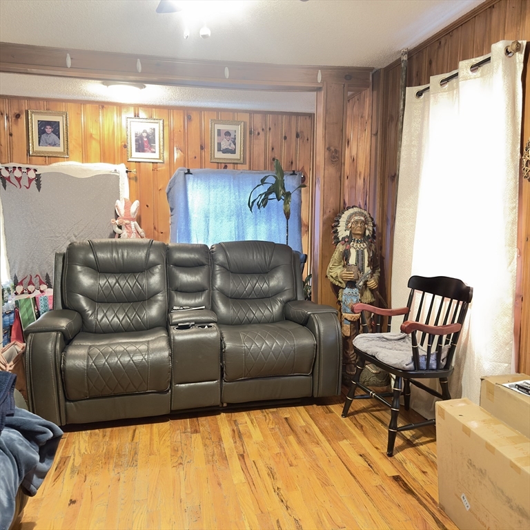 127 Elijah Street Springfield, MA 01109 - Photo 3 of 36