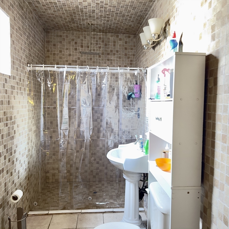 127 Elijah Street Springfield, MA 01109 - Photo 31 of 36