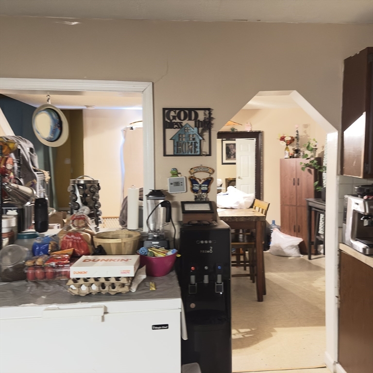 127 Elijah Street Springfield, MA 01109 - Photo 8 of 36