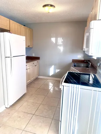 $1,900 | 9326 Sunrise Drive, Unit 9332, West Palm Beach, FL 33403