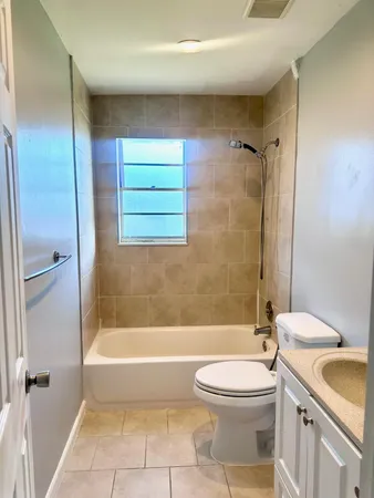 $1,900 | 9326 Sunrise Drive, Unit 9332, West Palm Beach, FL 33403