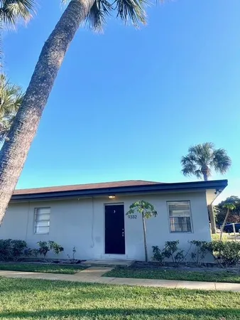 $1,900 | 9326 Sunrise Drive, Unit 9332, West Palm Beach, FL 33403
