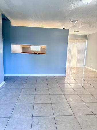 $1,900 | 9326 Sunrise Drive, Unit 9332, West Palm Beach, FL 33403