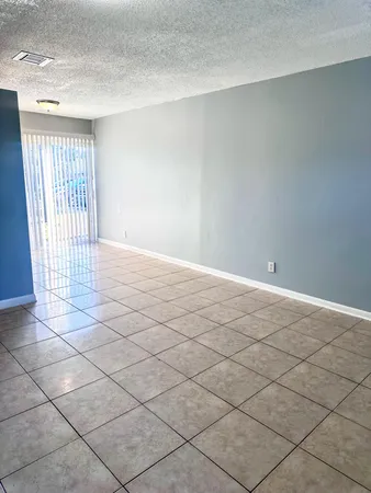 $1,900 | 9326 Sunrise Drive, Unit 9332, West Palm Beach, FL 33403