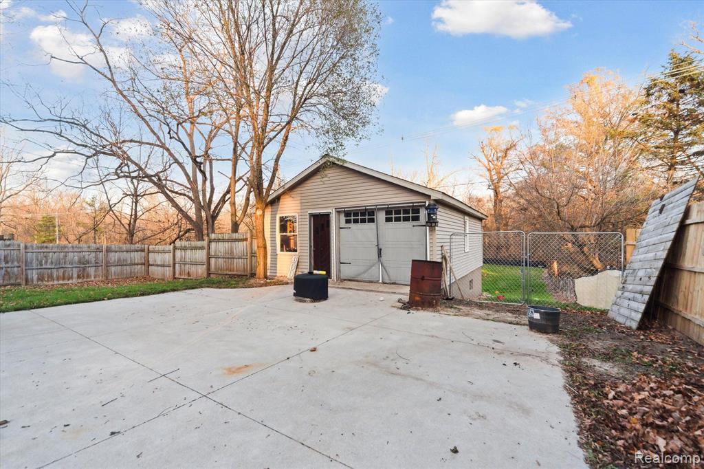 10524 Antcliff Road Fowlerville, MI 48836 - Photo 28 of 33 Gallery Image 28
