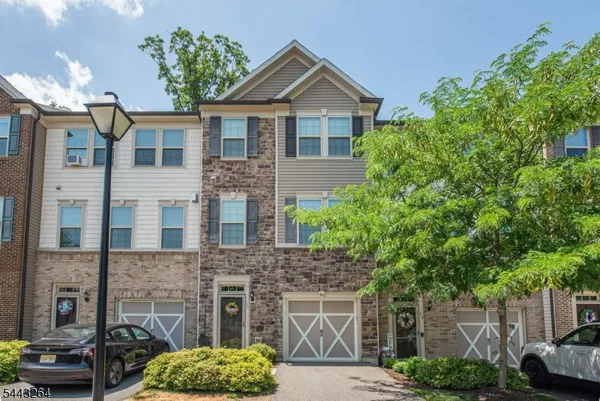 $640,000 | 90 Albert Court, Randolph, NJ 07869