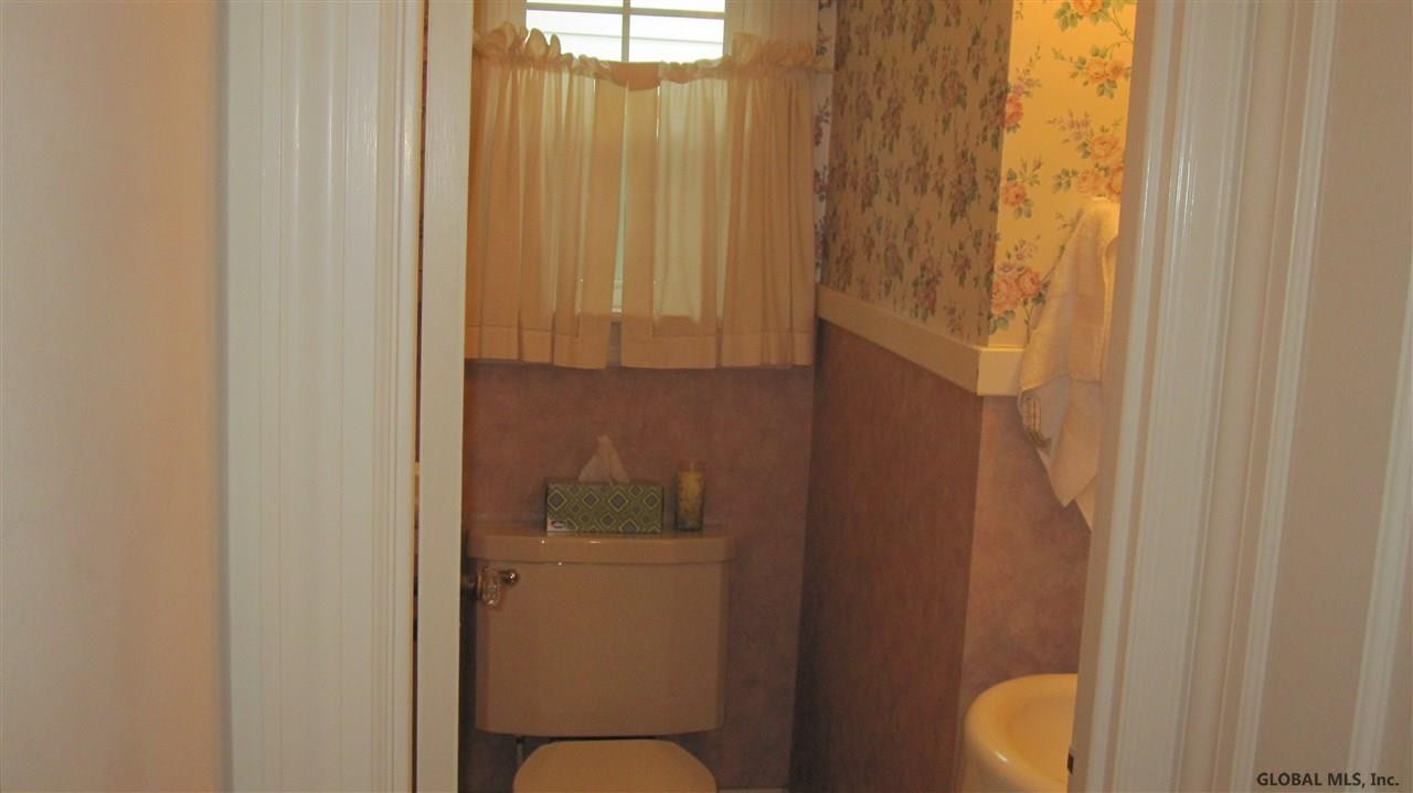 29 Douglas Road Bethlehem, NY 12054 - Photo 19 of 23 Photo 21