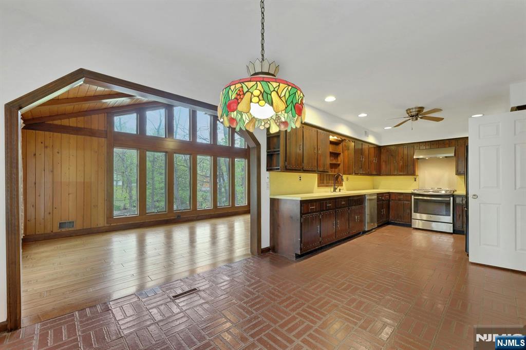 1138 High Mountain Road Franklin Lakes, NJ 07417 - Photo 11 of 41