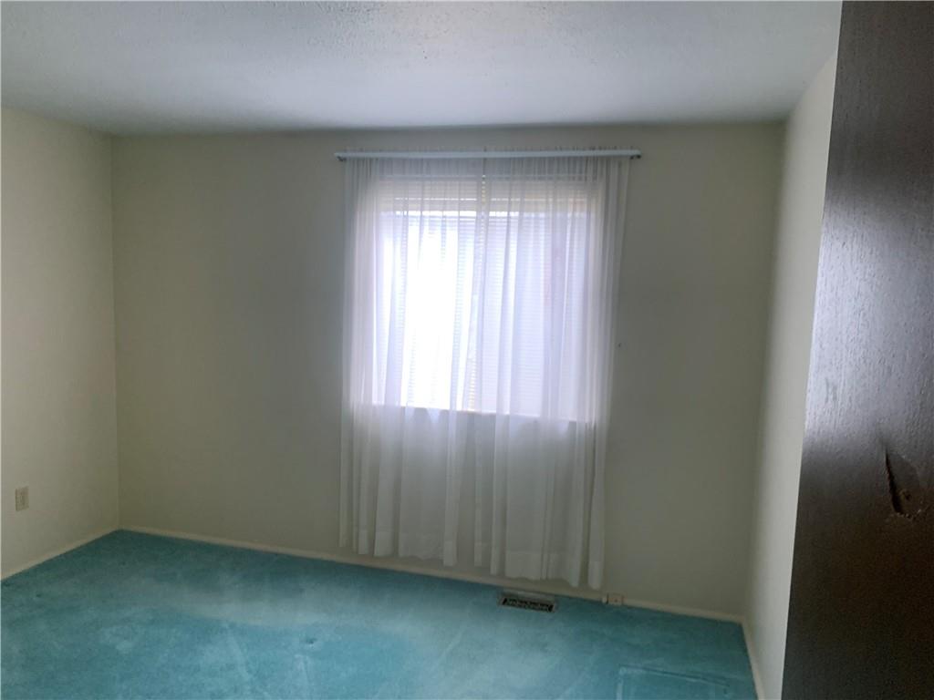 213 Library Court Duquesne, PA 15110 - Photo 16 of 38 an empty room with a window