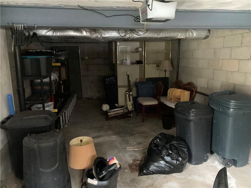 213 Library Court Duquesne, PA 15110 - Photo 31 of 38 a living room with furniture